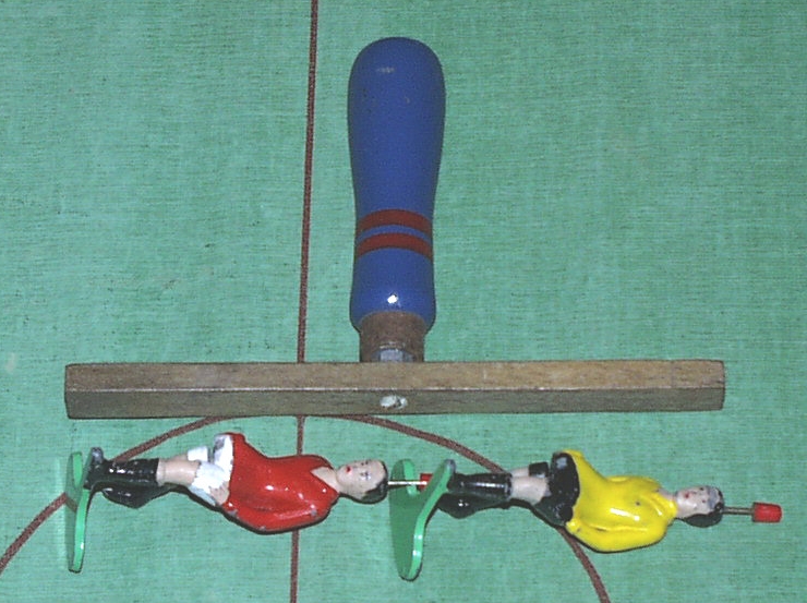 FOTO-Abstandshalter-mit-zwei-Spielern